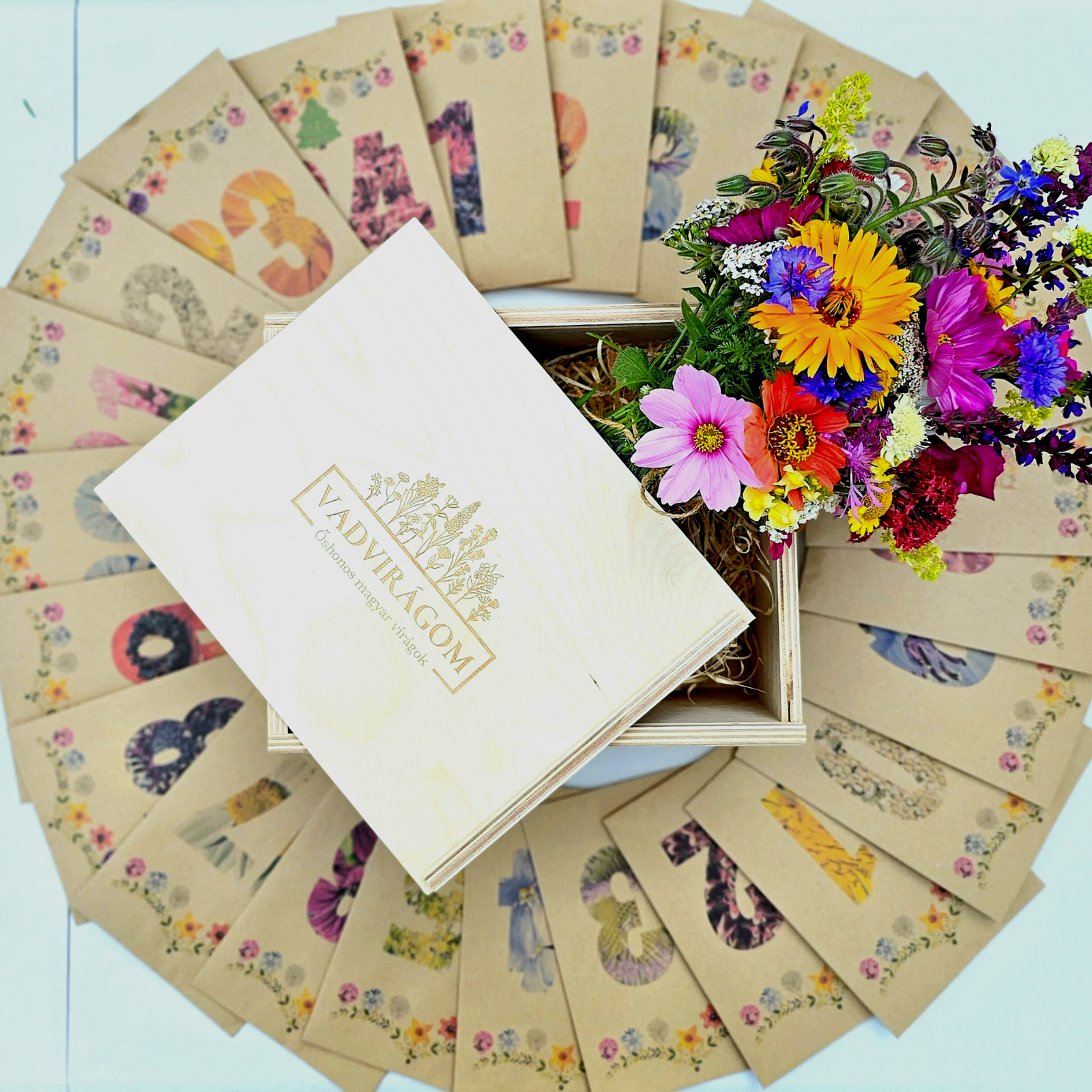 ADVENTI NAPTÁR kertészeknek - fa díszdobozban - 24 tasak, 60 gramm virágmag - Image 2